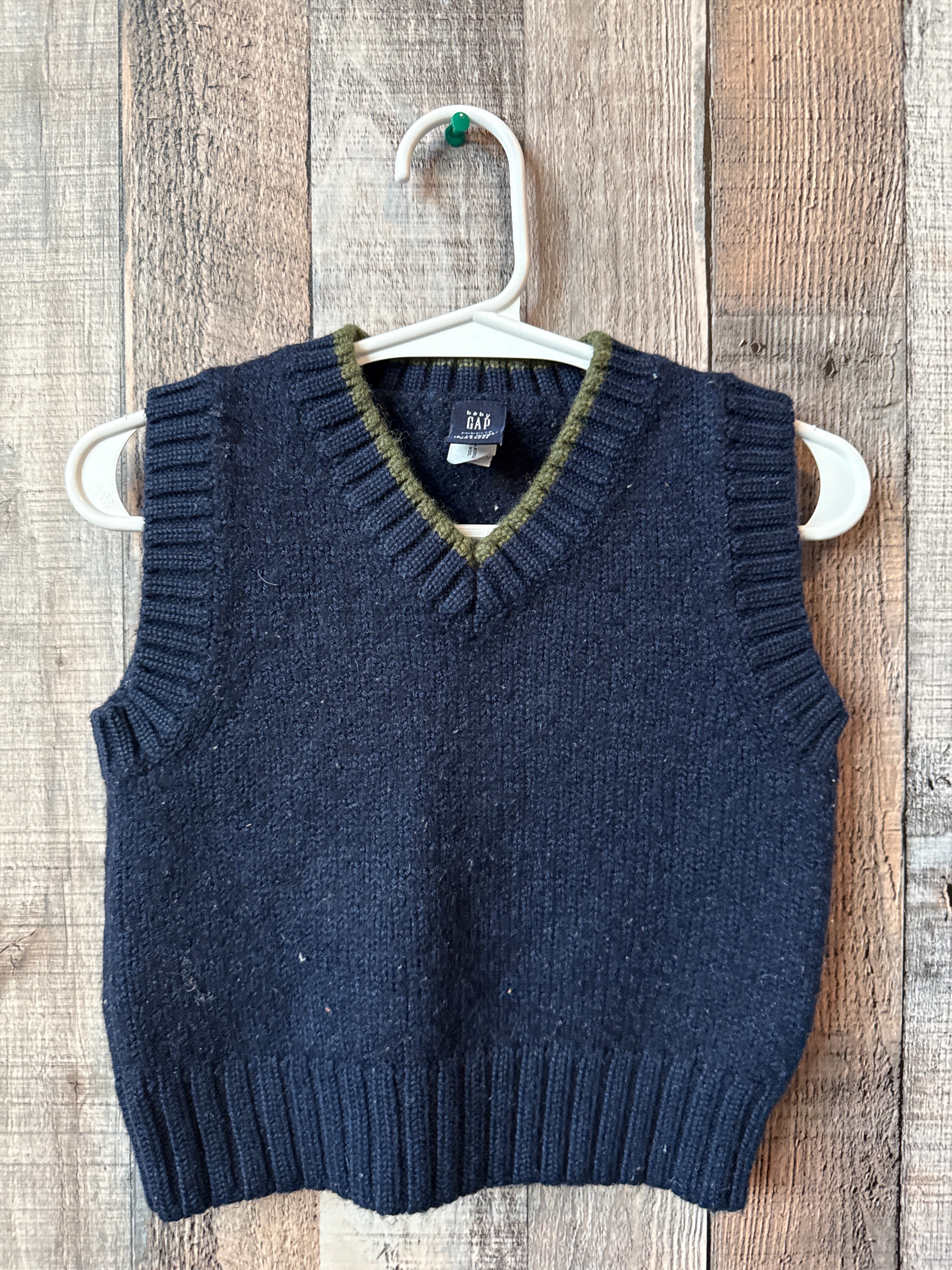 18-24 Sweater vest