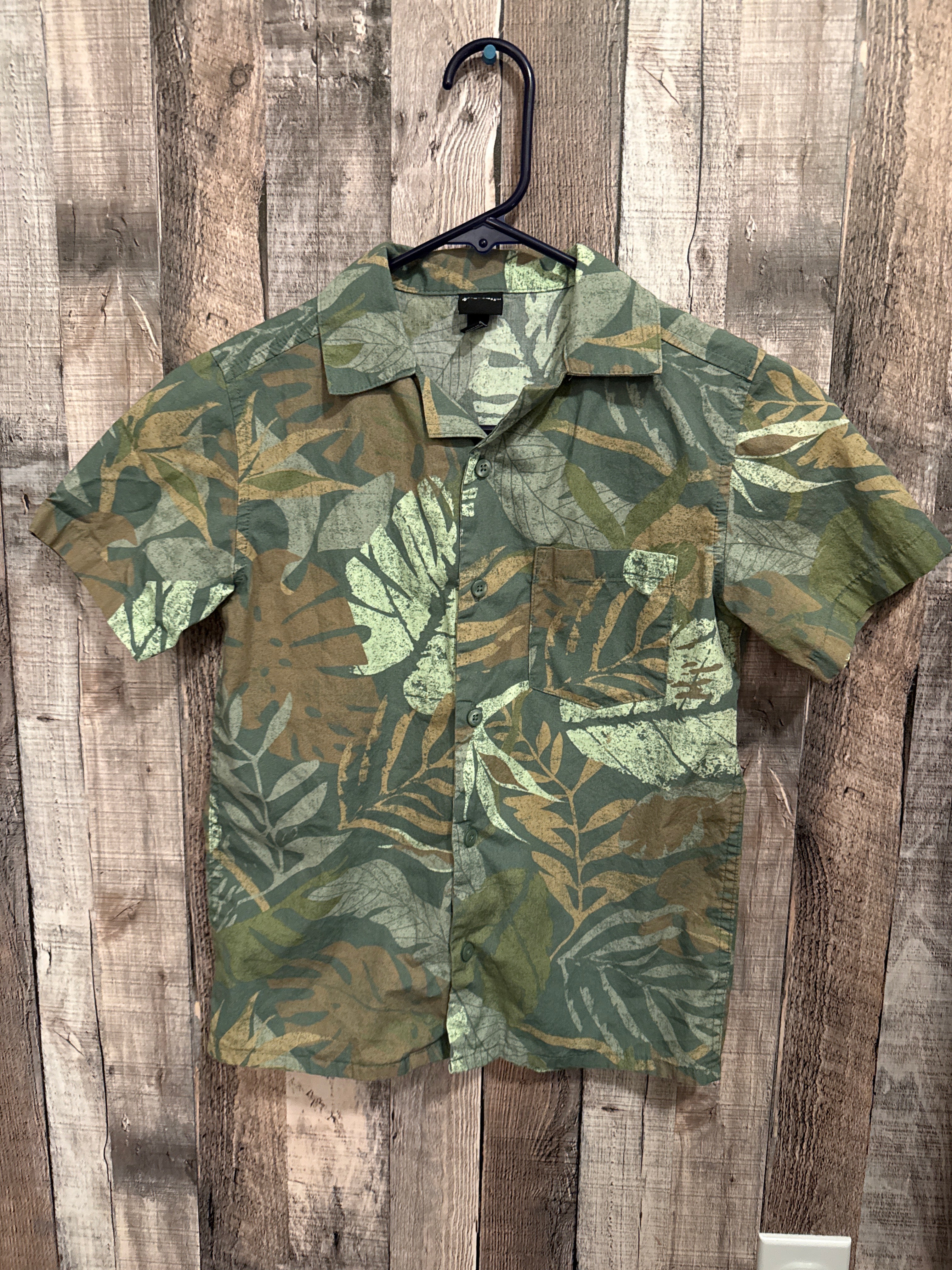 Medium 8 Button Up