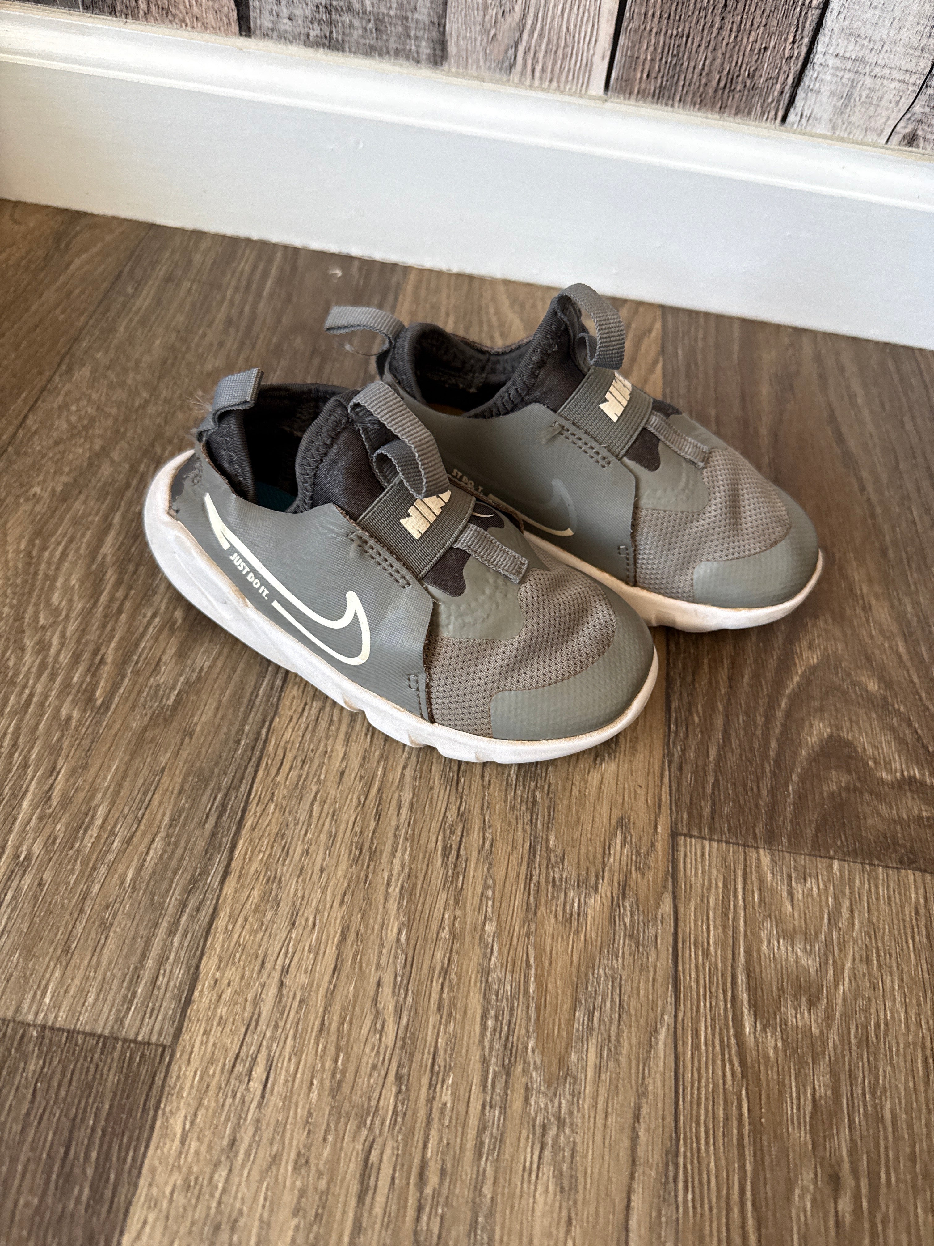 9c Tennis Shoes