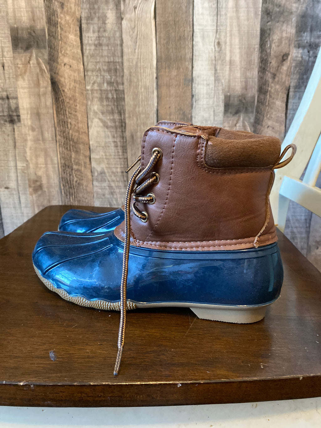 Size 7 Womens Duck Boots