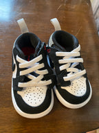 Nike dunk size 4C ￼