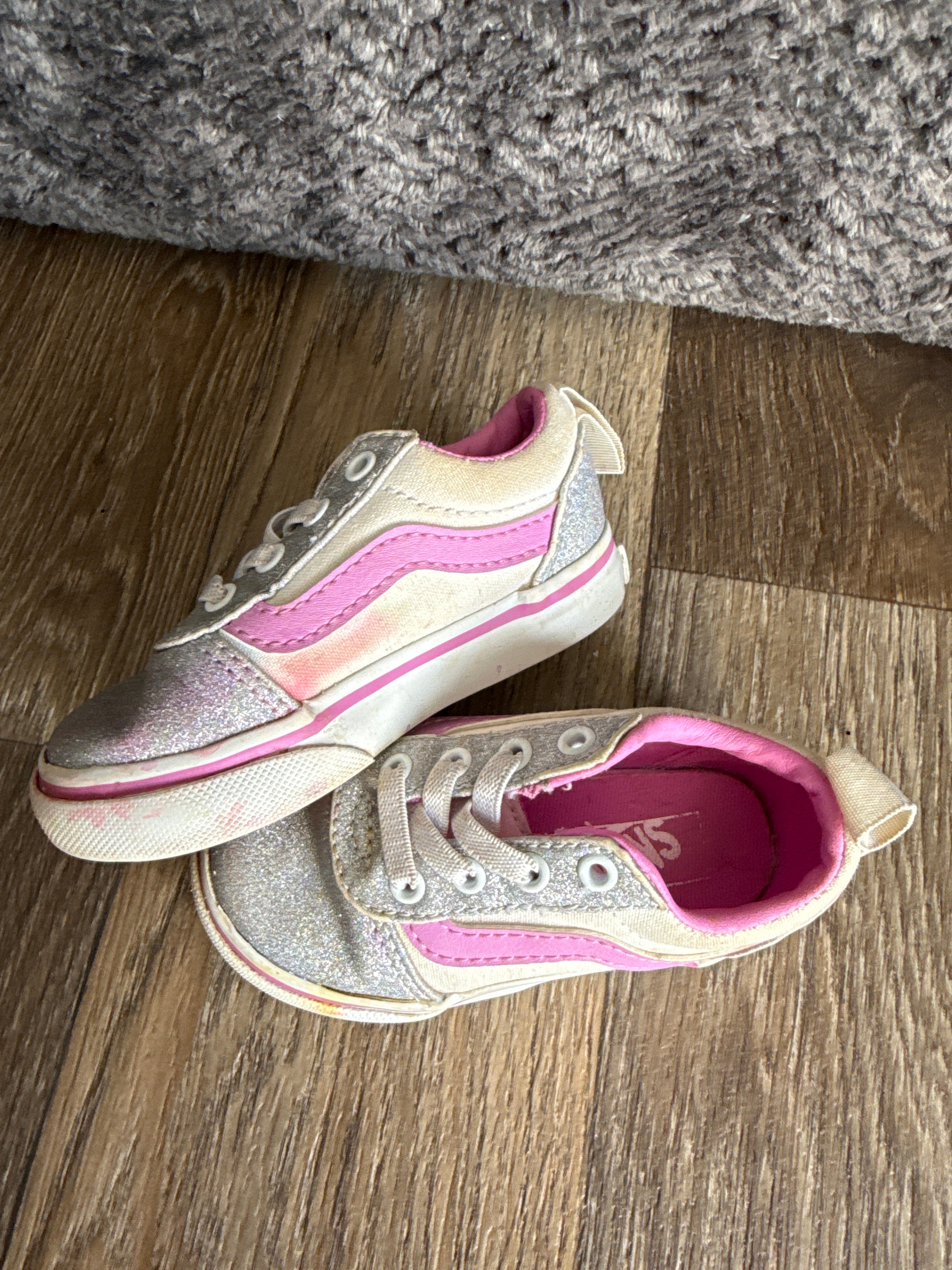 Toddler 5 vans