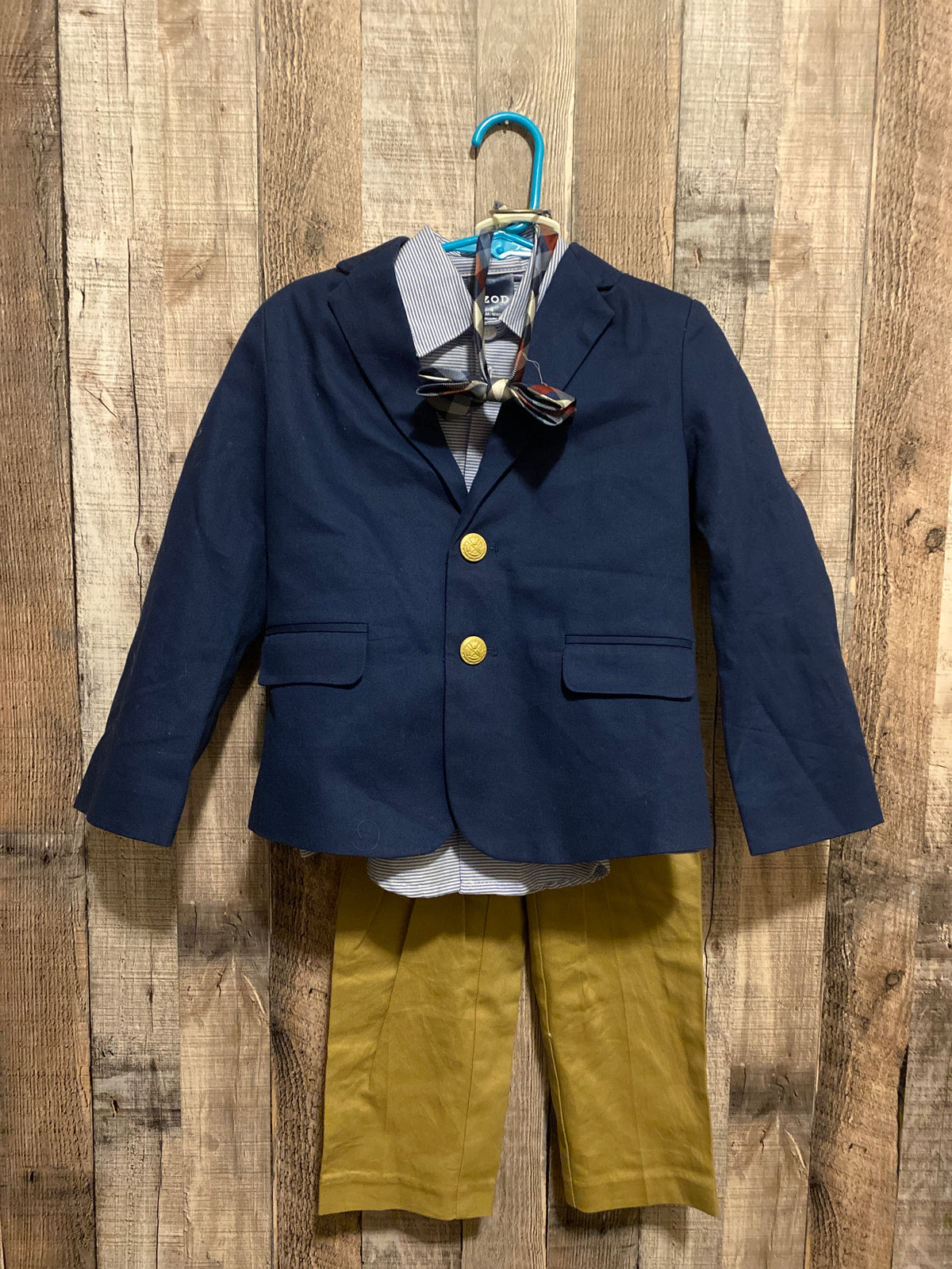 IZOD Size 4 Four Piece Suit Set