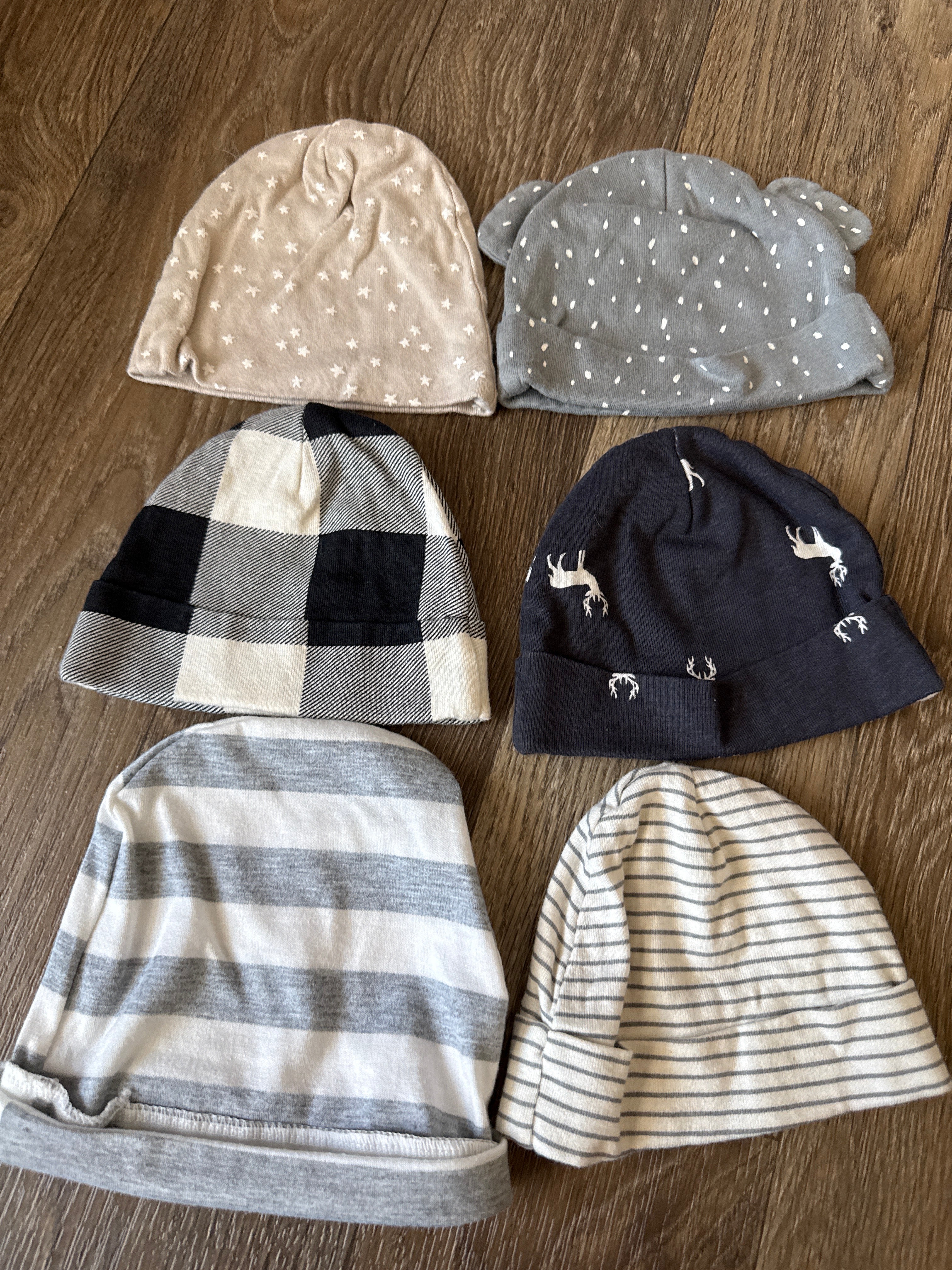 6 infant hats