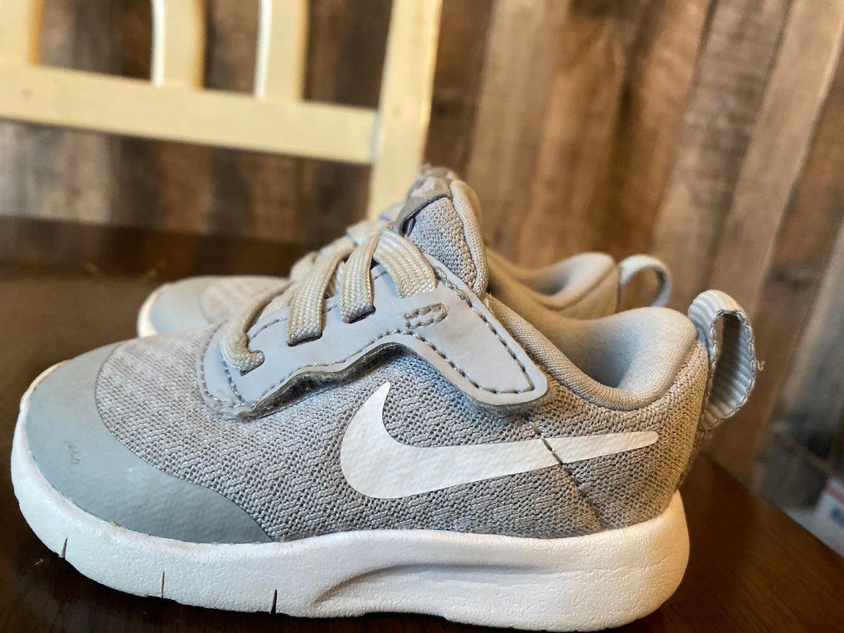Nike size 4c