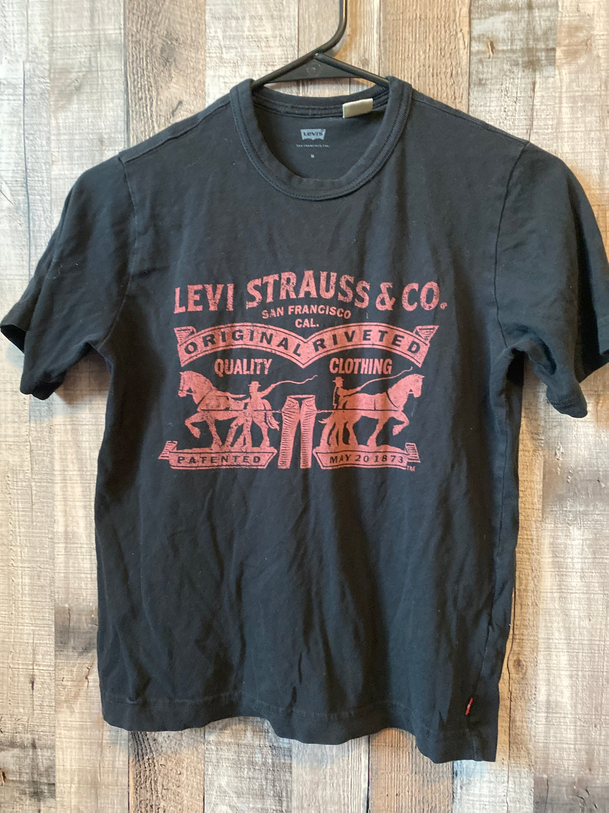 Levi Medium T-shirt
