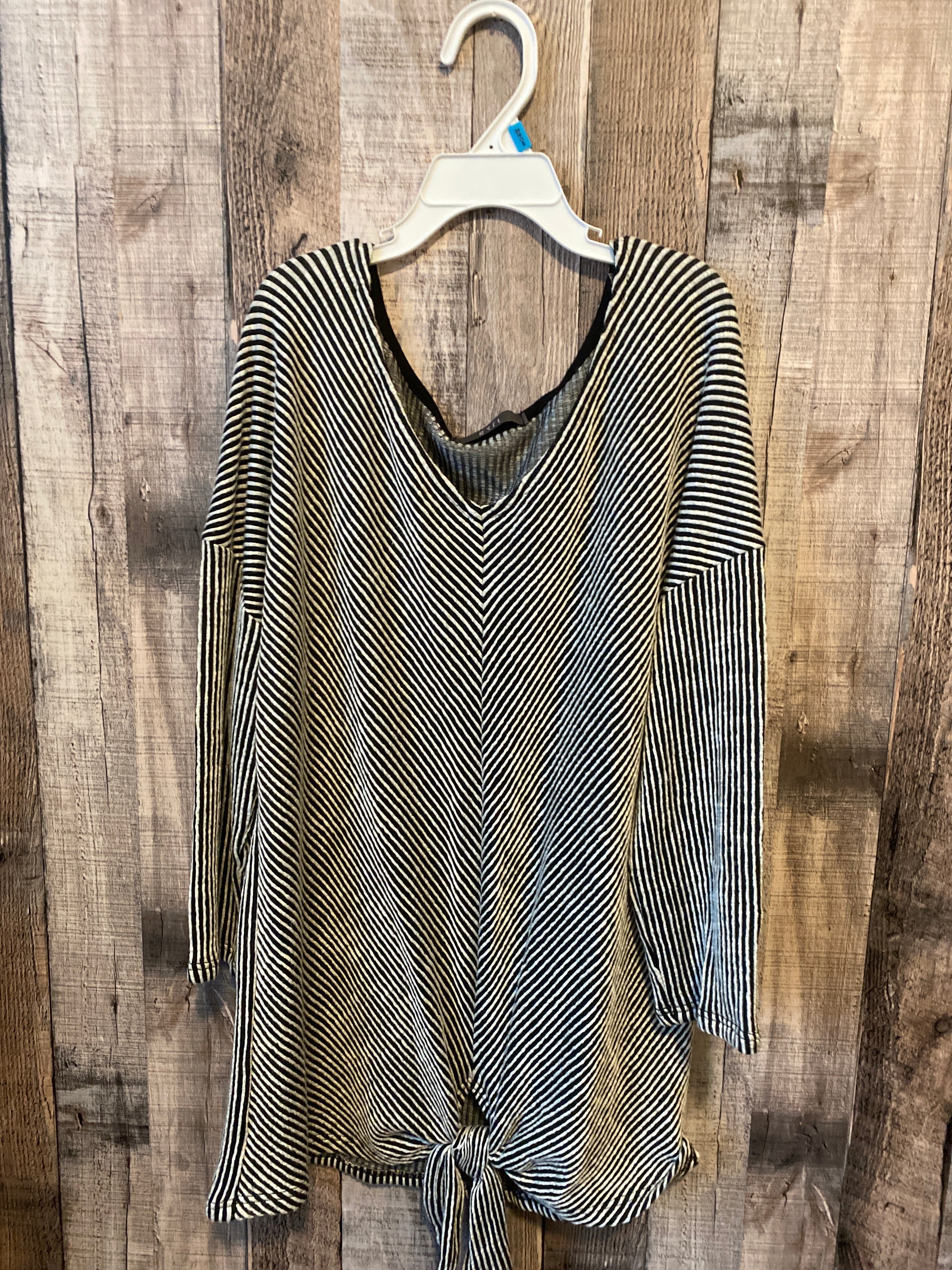 Gyft Size Medium Top