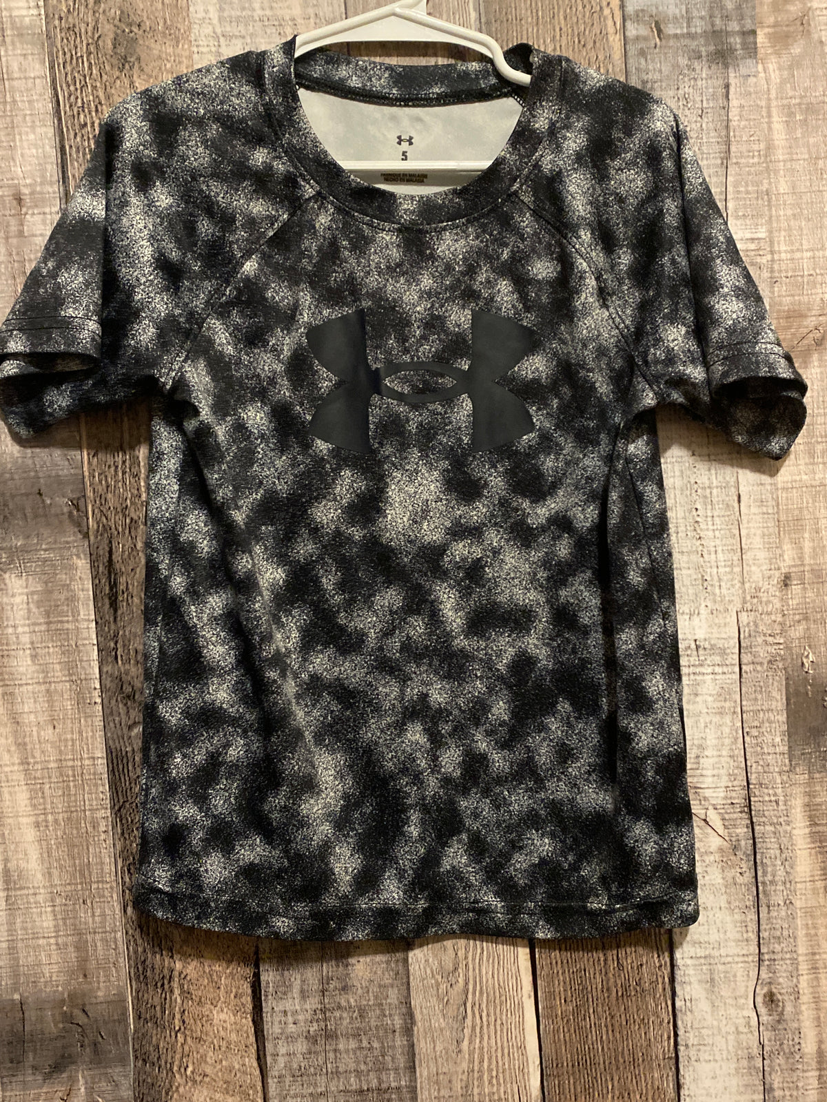 Under Armour Size 5 Shirt