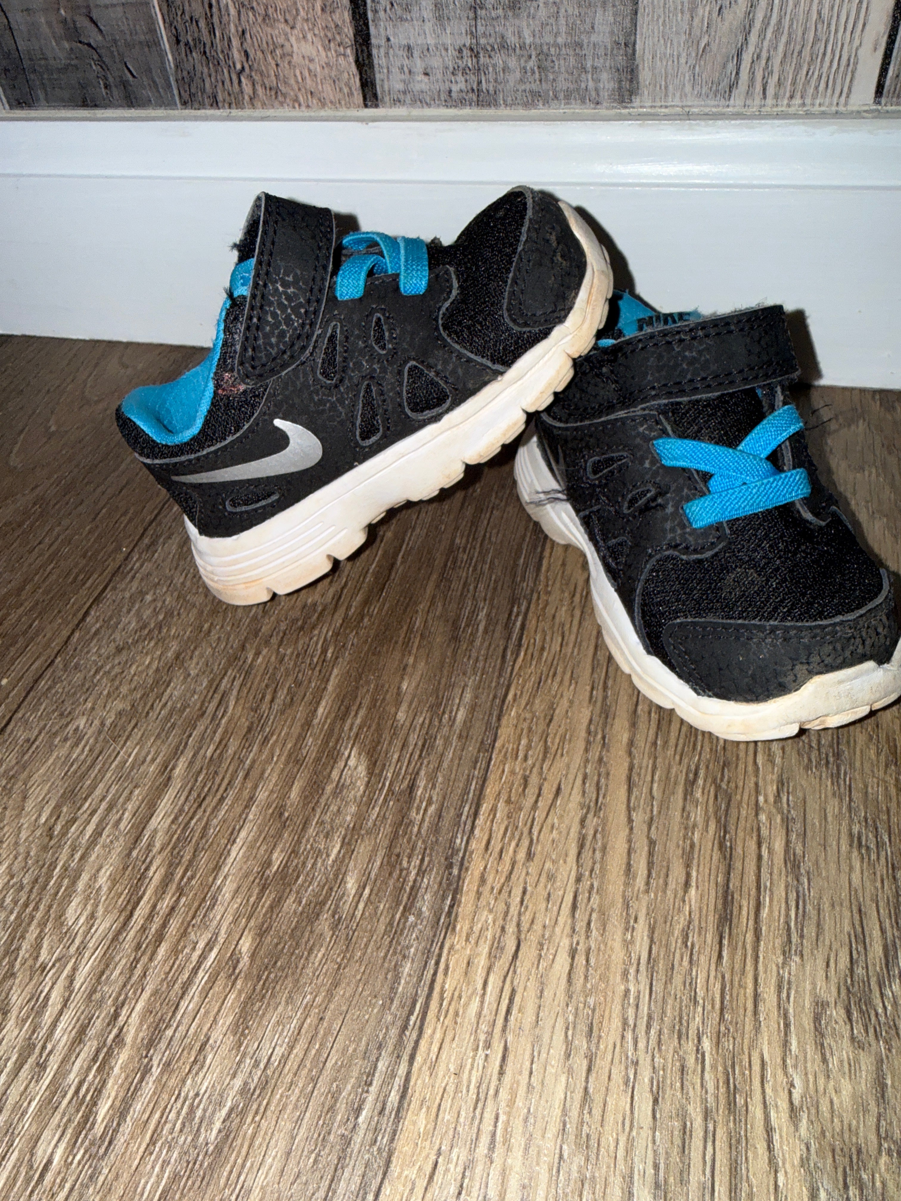 4 toddler nike