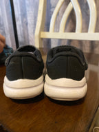 Under Armour Size 4.5