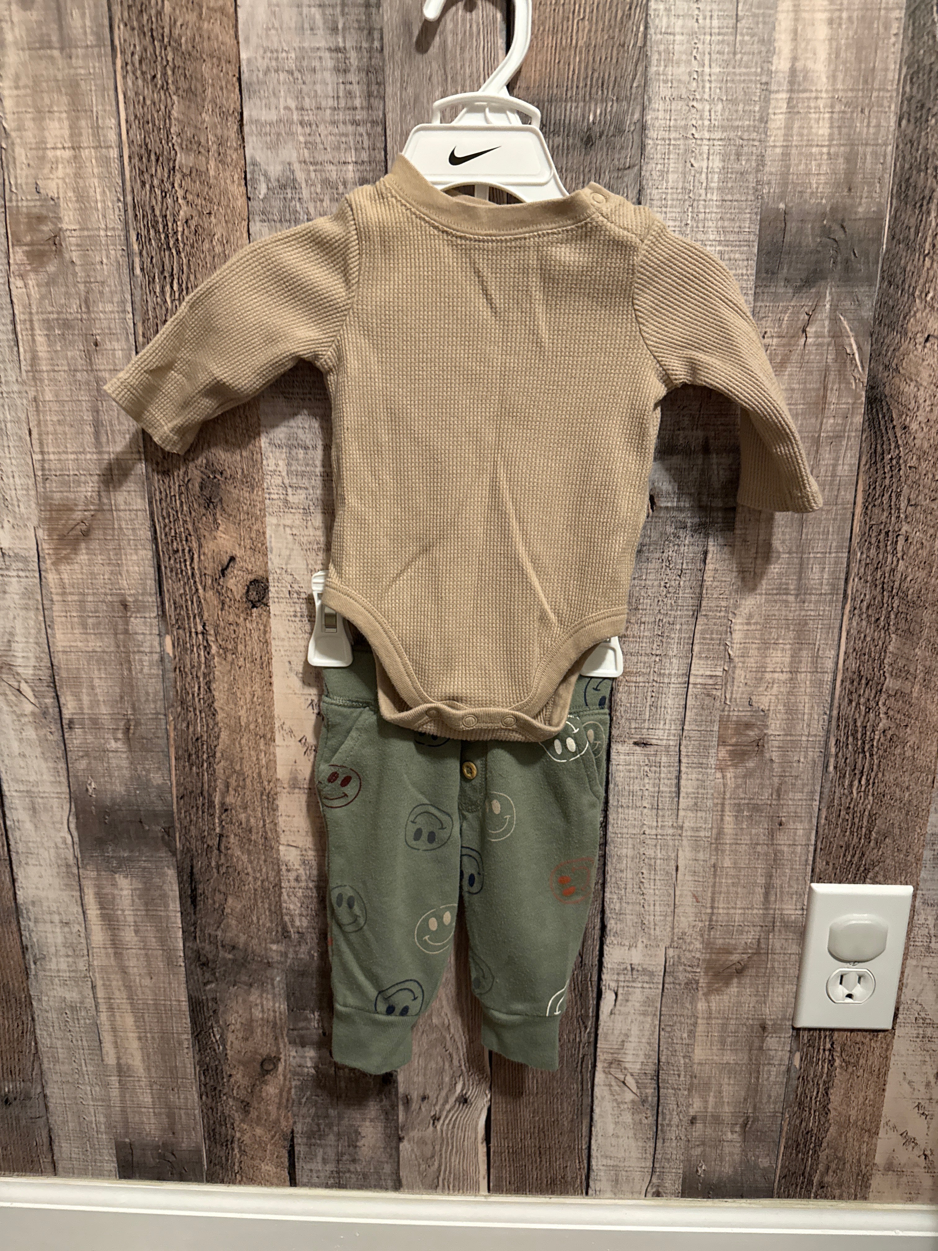 ￼0-3 month 2 piece set