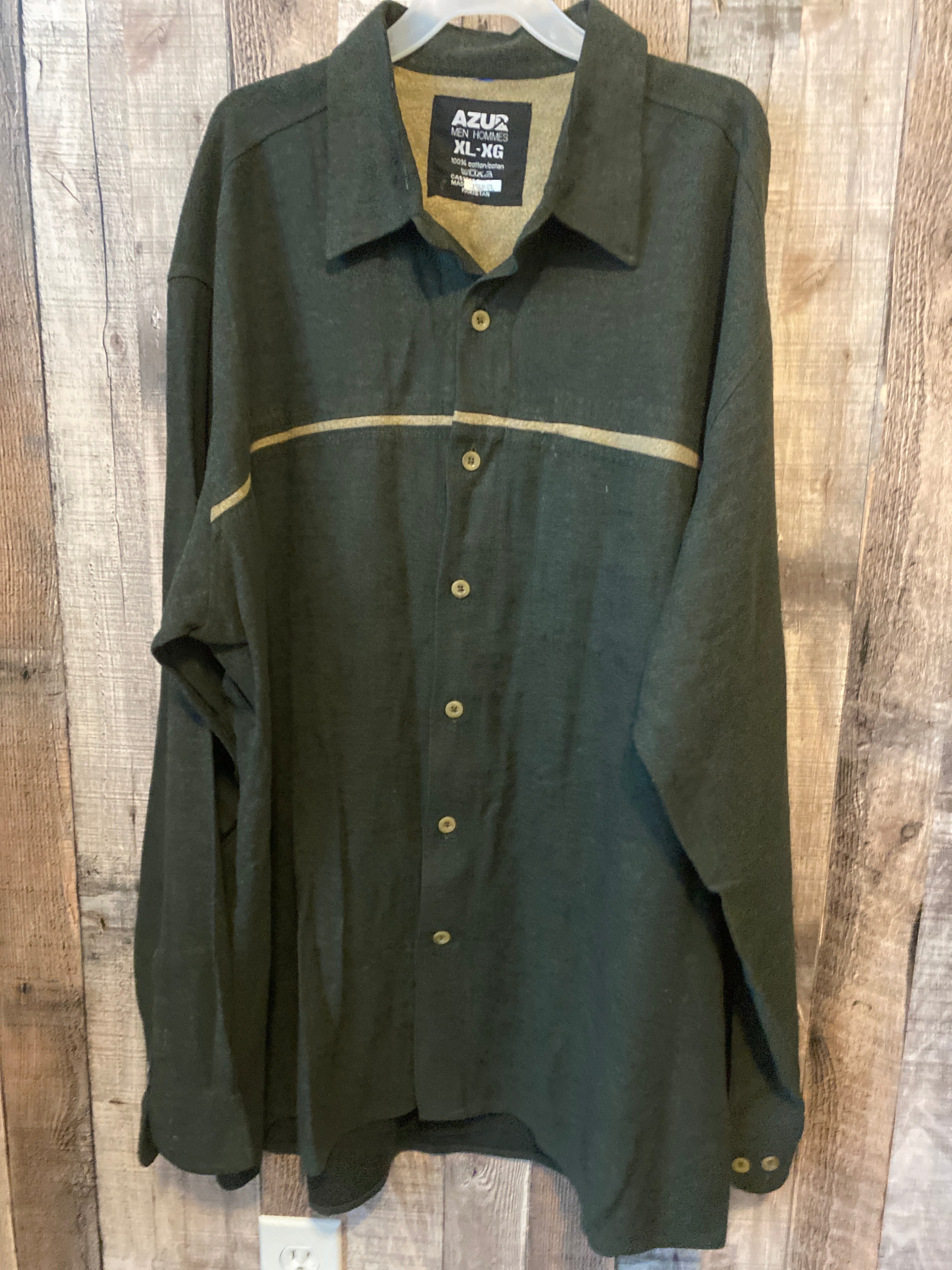 Azur Men XL Button Up
