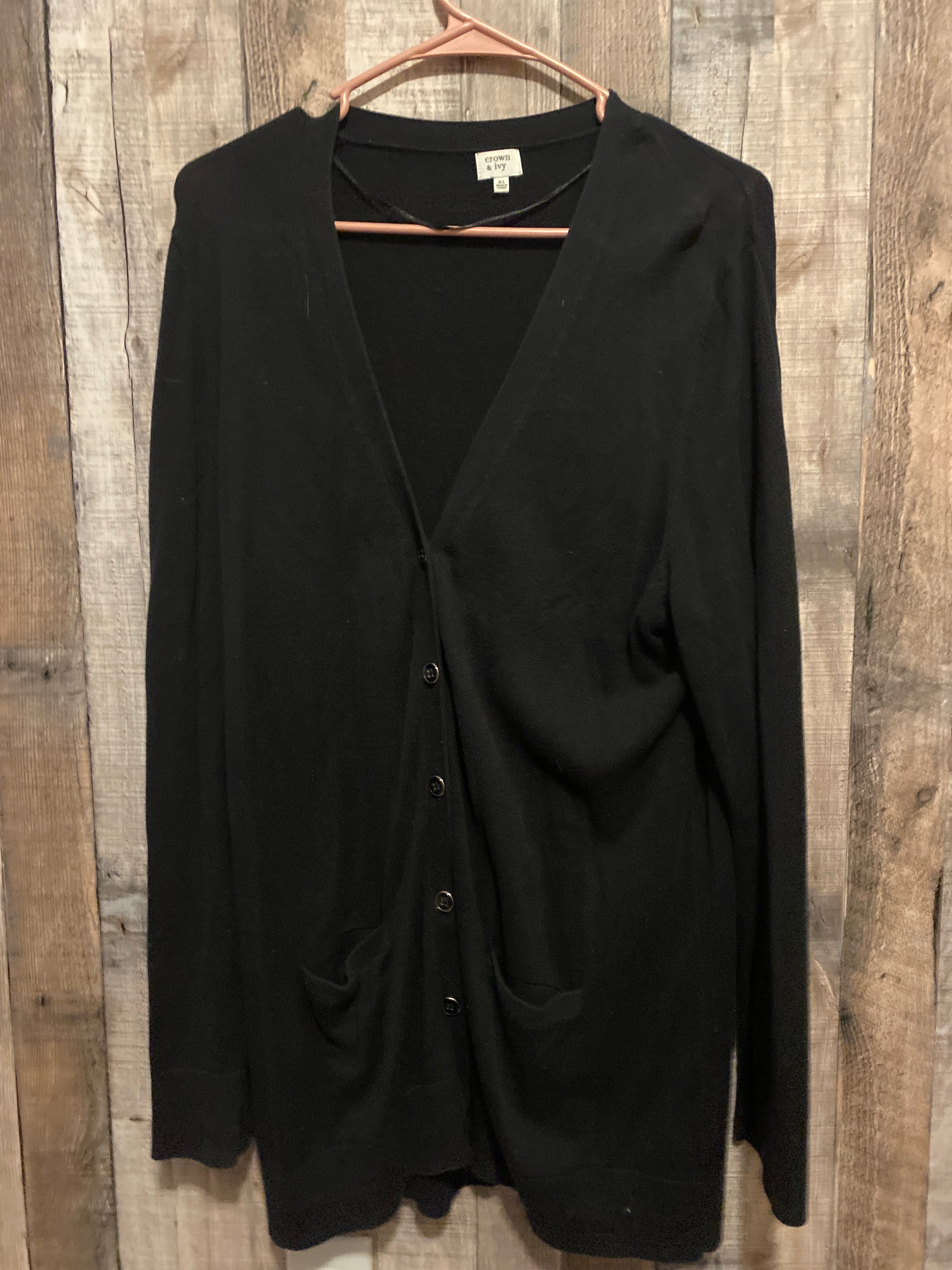 Crown&Ivy XL Cardigan
