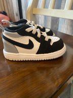 Nike dunk size 4C ￼