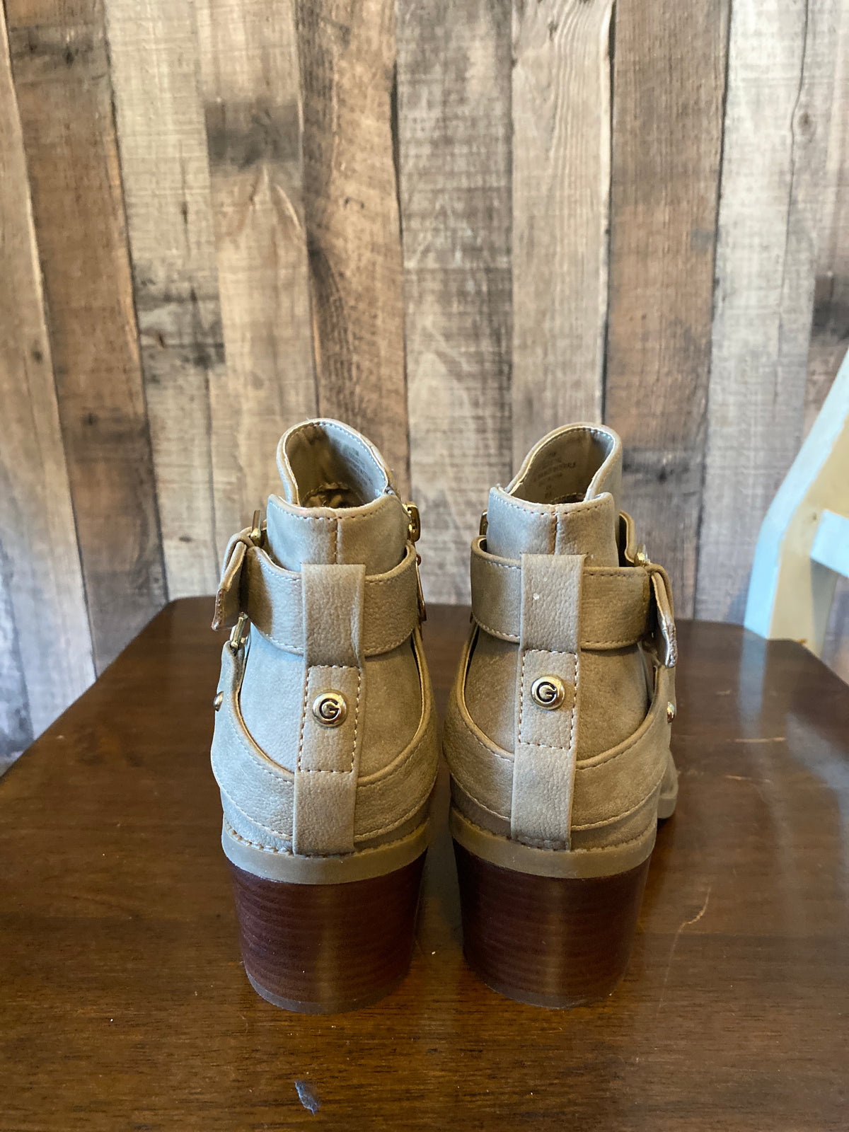 Guess Size 7.5 Women’s Ankle Boots