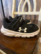 Under Armour Size 4.5